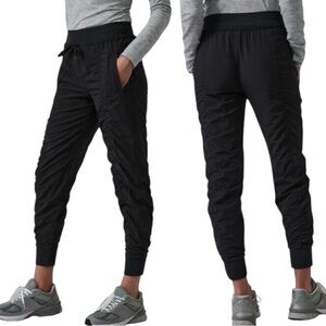 Athleta Attitude Pant Jogger Women’s Size 6 Black